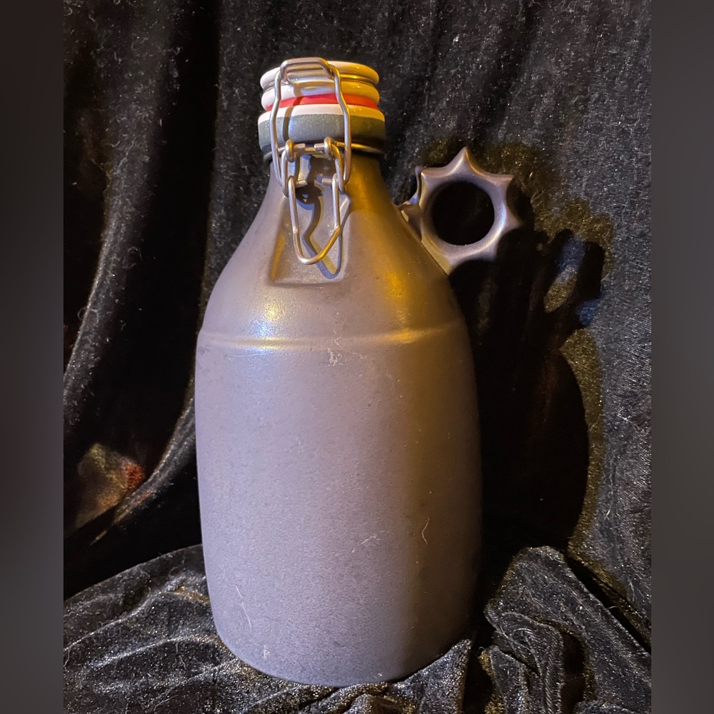 Portland Growler Co. - 64oz. Ceramic Growler with Sprocket Handle